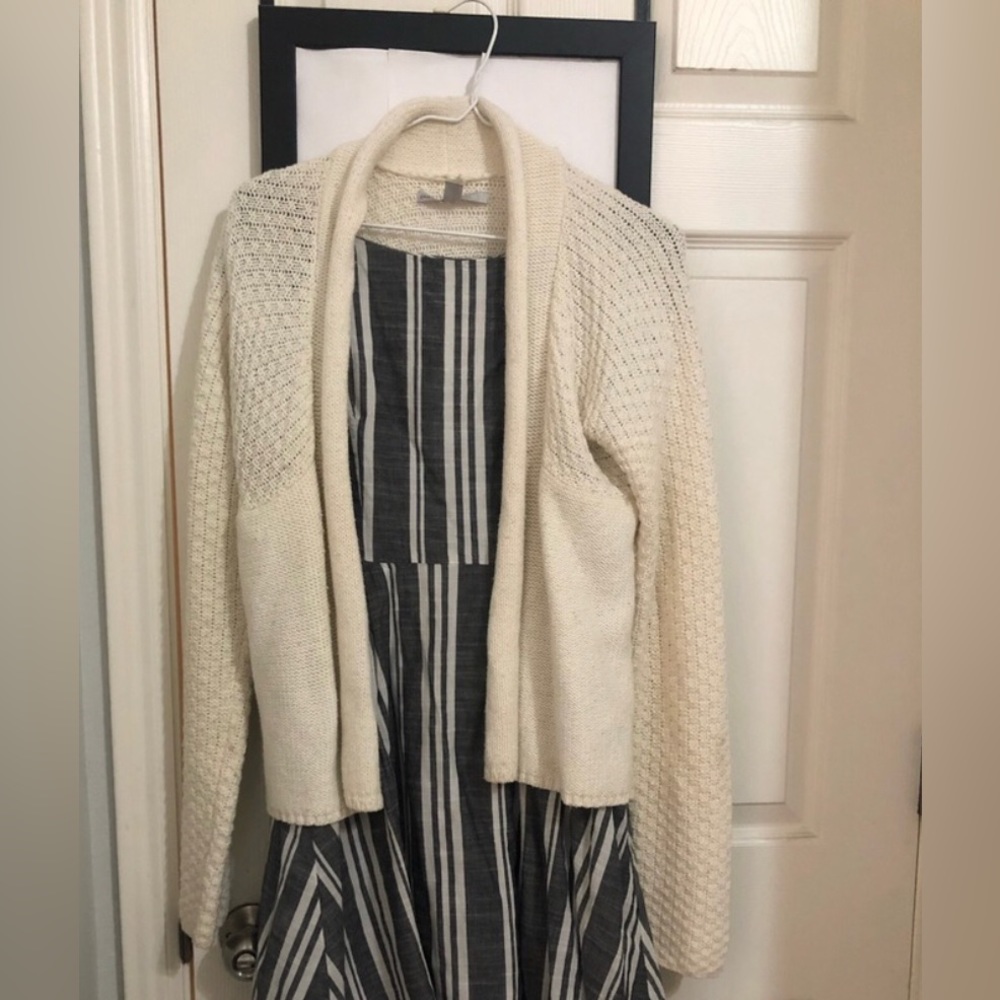 Old Navy Size Medium Cream Cardigan Sweater - Bundle and Save 💲